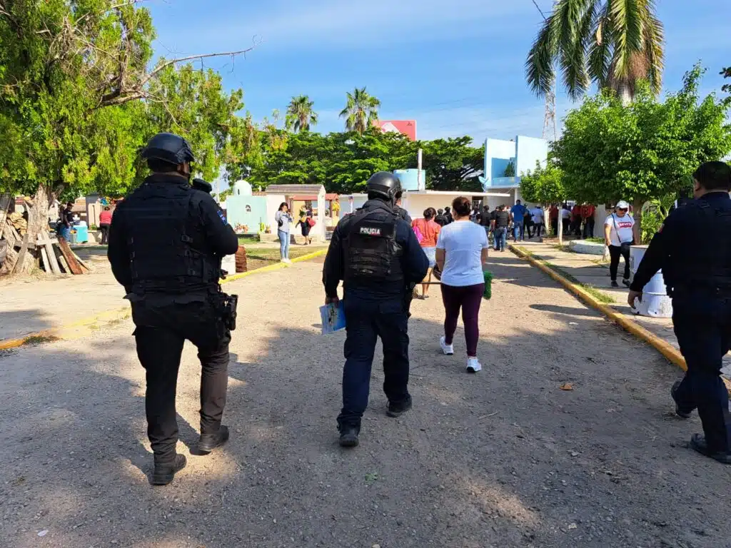 Seguridad en panteones de Mazatlán.