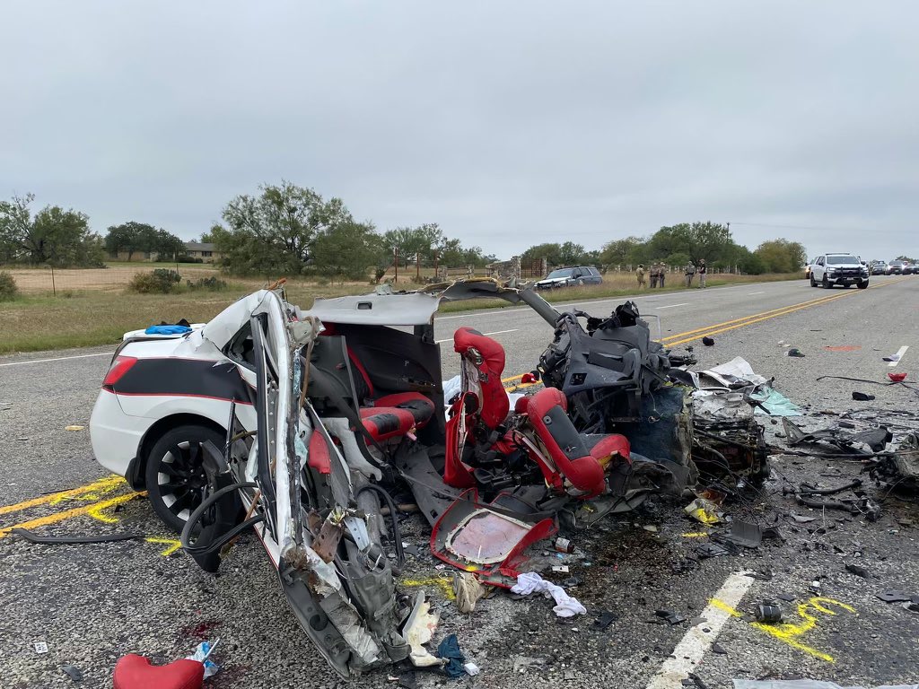 Reportan ocho fallecidos en persecución de contrabandista de migrantes en Texas