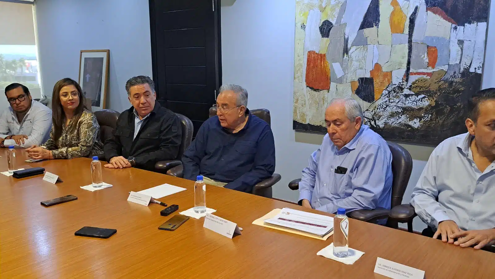 Reunión del gobernador Rubén Rocha Moya, funcionarios estatales y el director de Segalmex