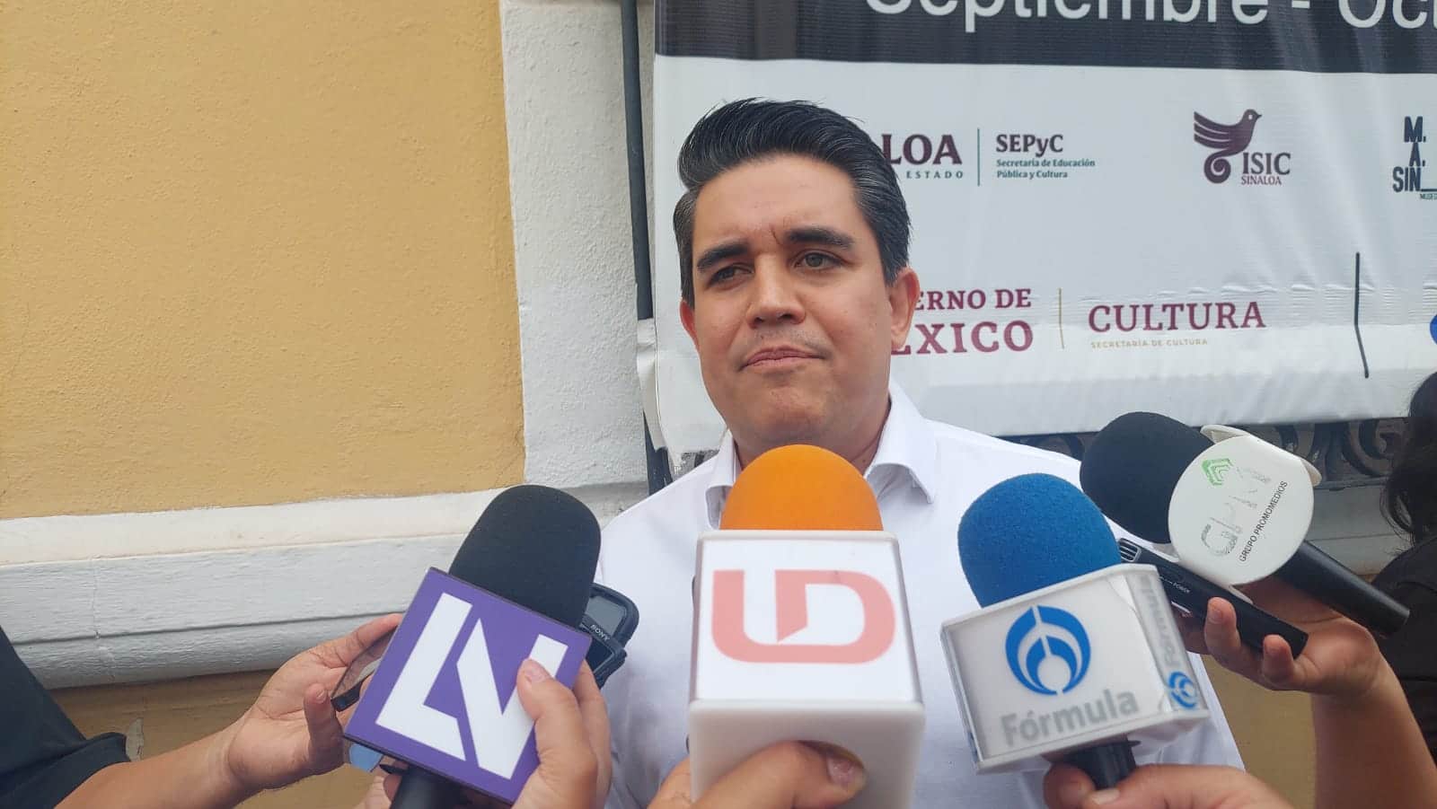 Ricardo Madrid con medios de prensa