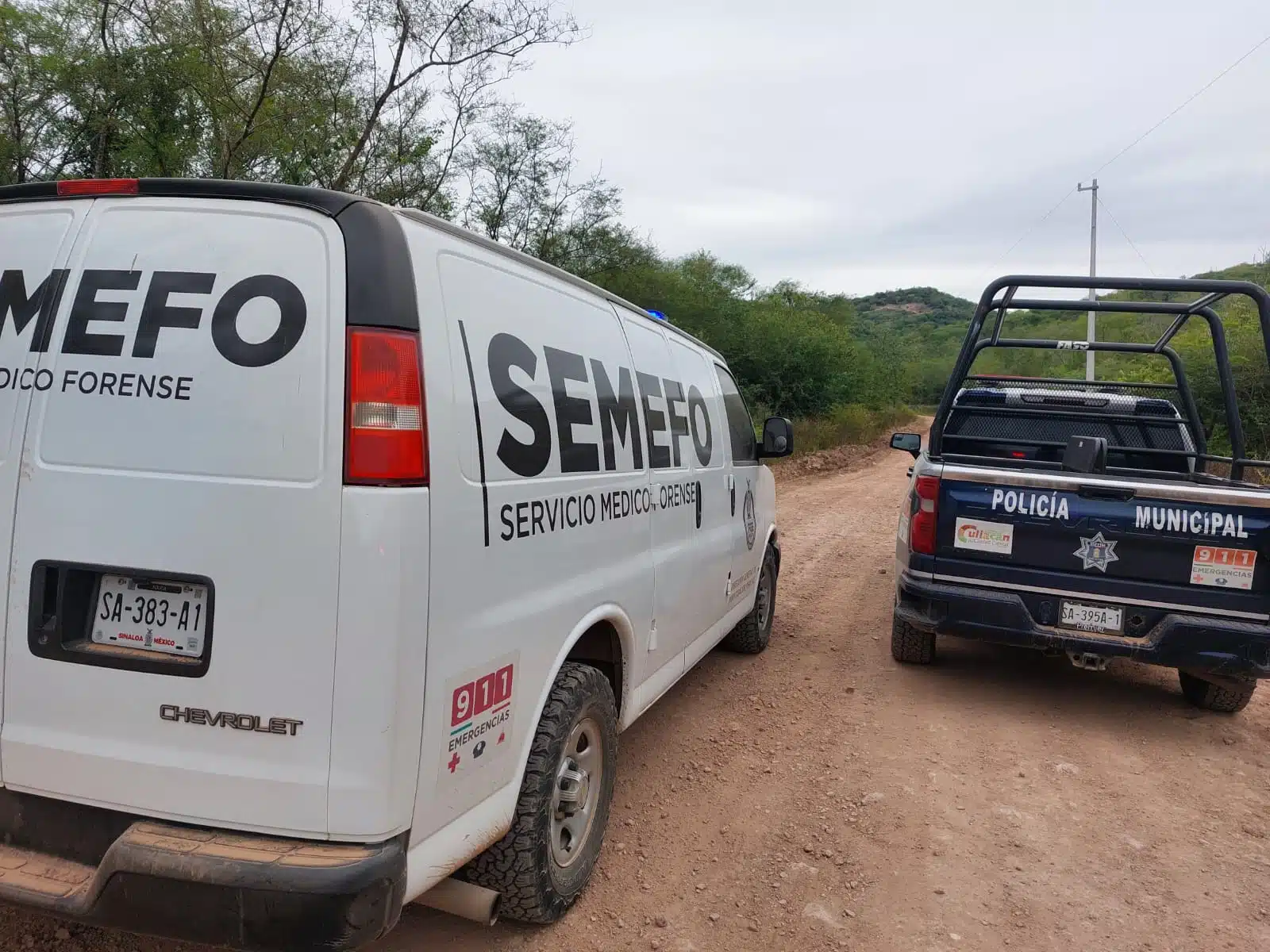 SEMEFO y Policía Municipal de Culiacán en donde se localizó un hombre asesinado