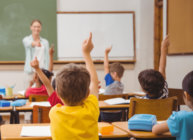 Niños en salón de clases