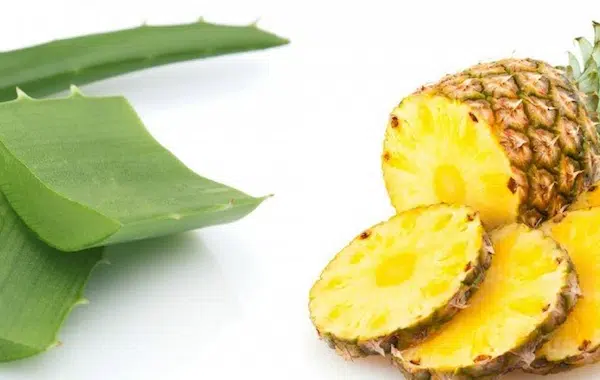 Se puede desinflamar el abdomen al consumir piña y aloe vera