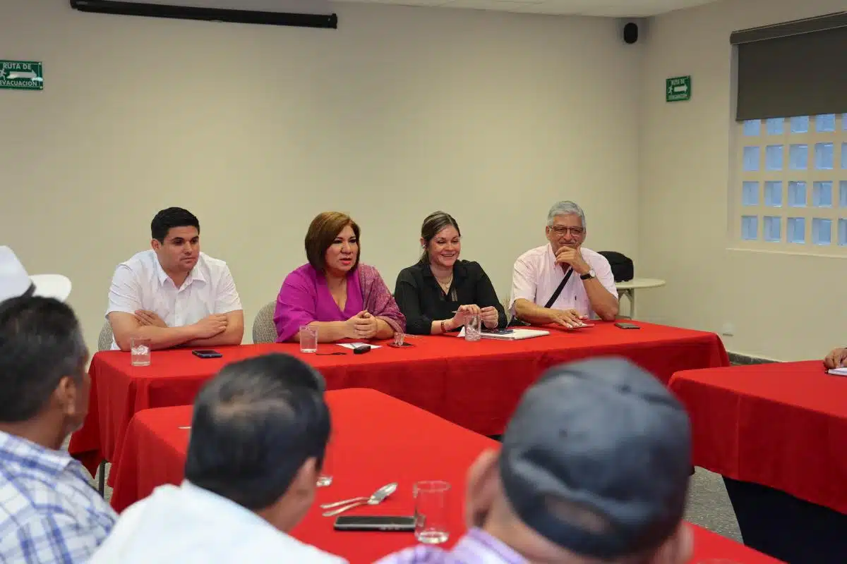 Reunión de secretaria de Bienestar y Desarrollo Sustentable con pueblos indígenas de Sinaloa