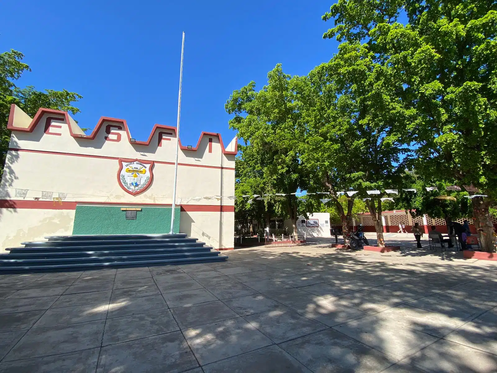 Exterior de la Escuela Secundaria Insurgentes en Guasave