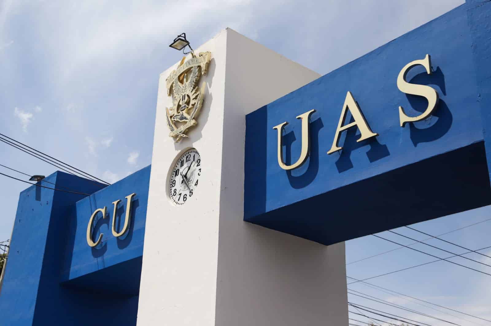 Un grupo de universitarios presentó denuncia en contra de funcionarios de la Universidad Autónoma de Sinaloa.