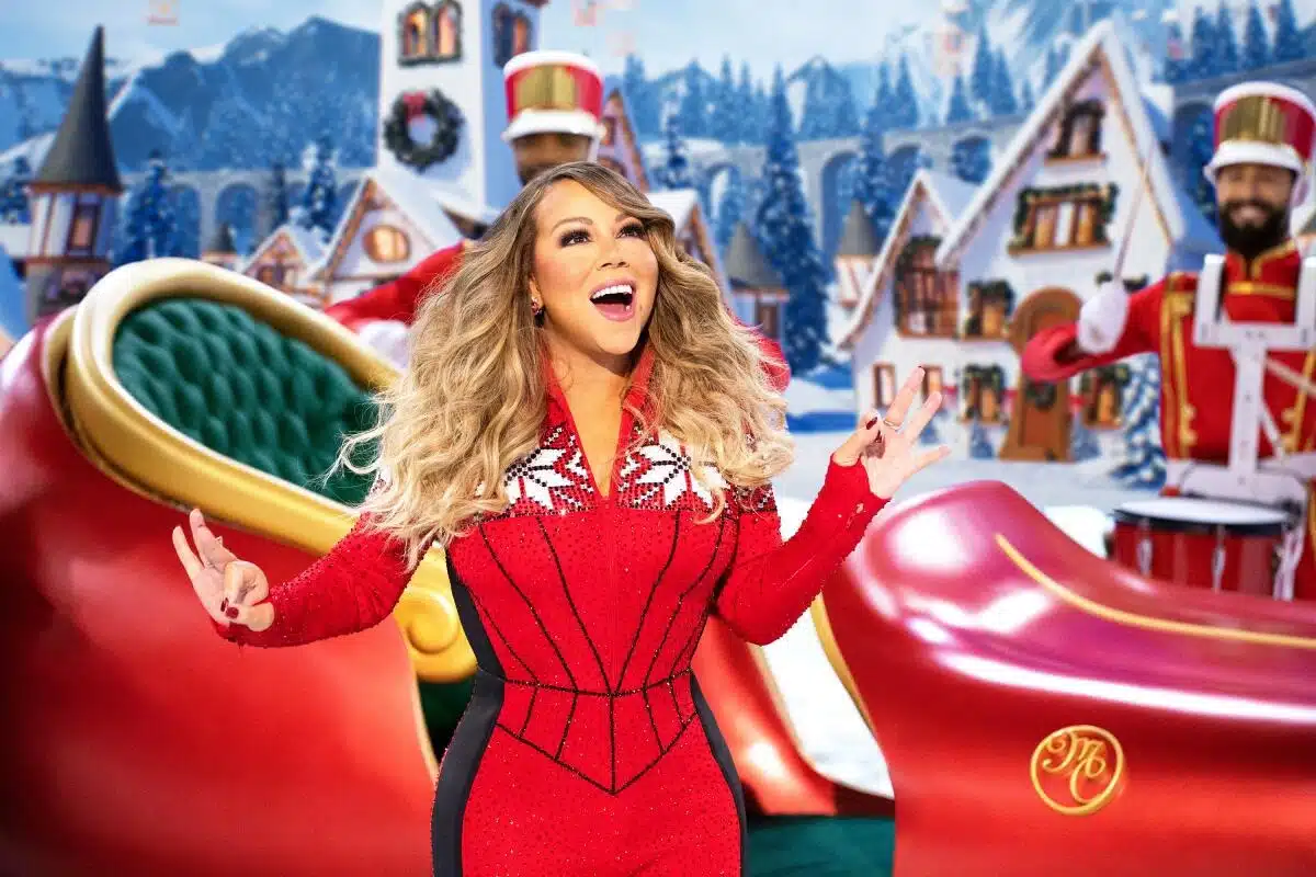 Mariah Carey llega para dar inicio con la Navidad
