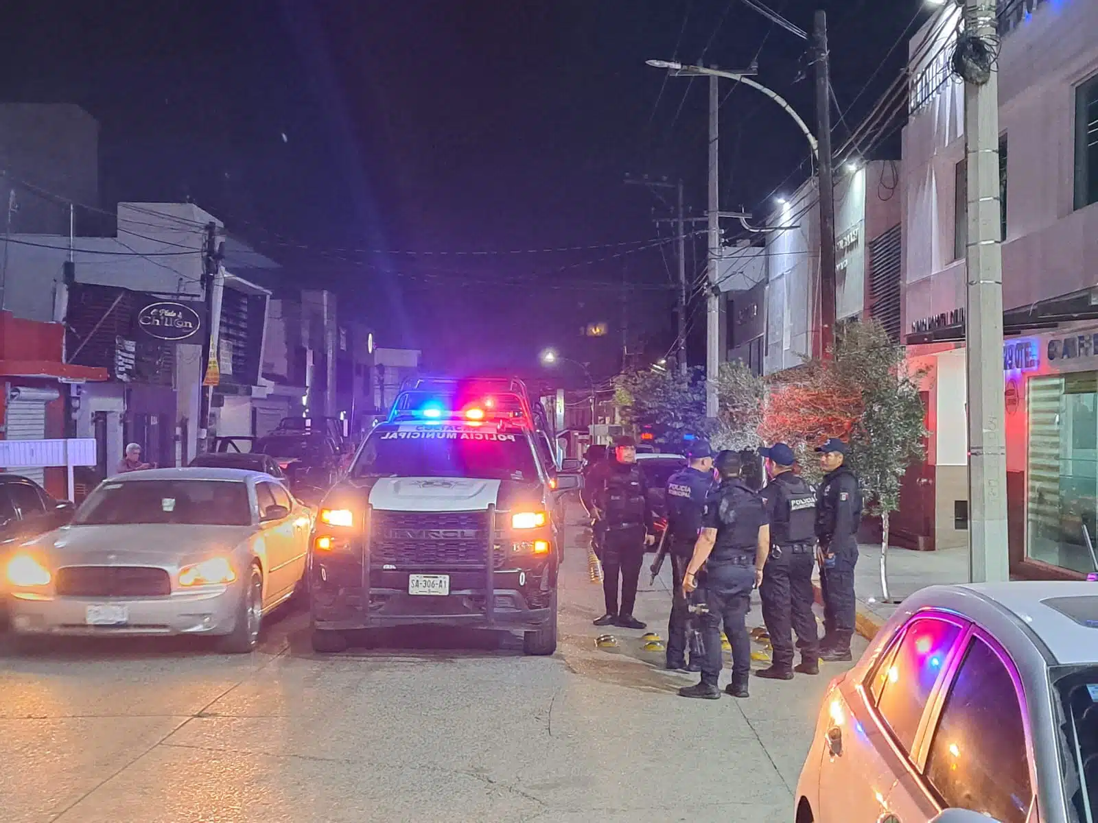 Ingresa hombre baleado a clínica de Culiacán y policías se movilizan al lugar