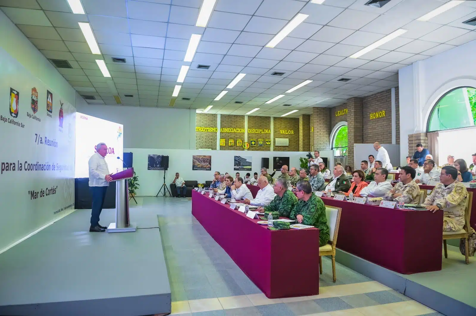 Rubén Rocha en su reunión de seguridad