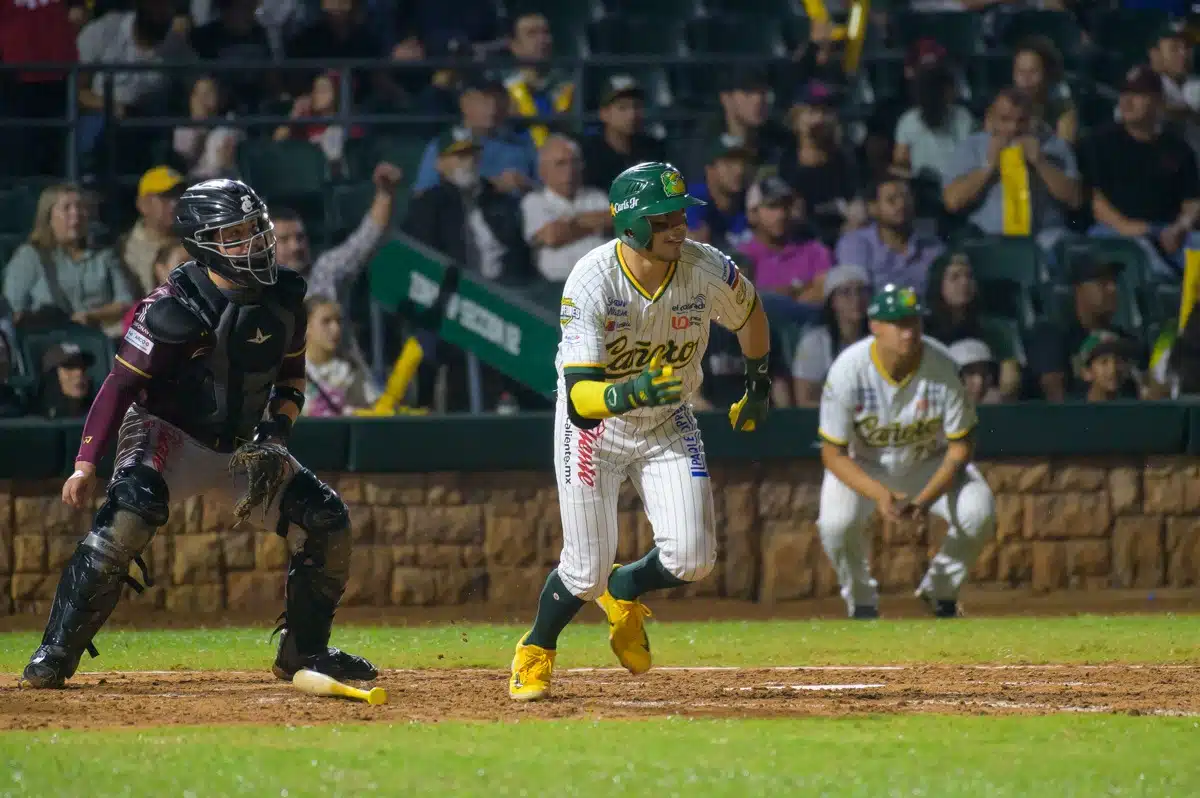 Édgar Robles bateó hit a la hora cero para producir carrera por Cañeros