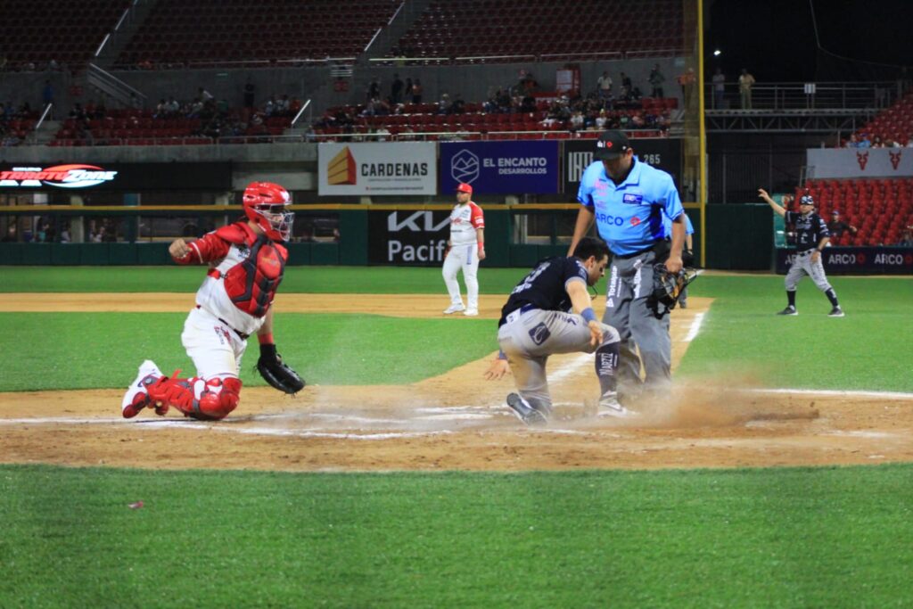 Sultanes contra Venados