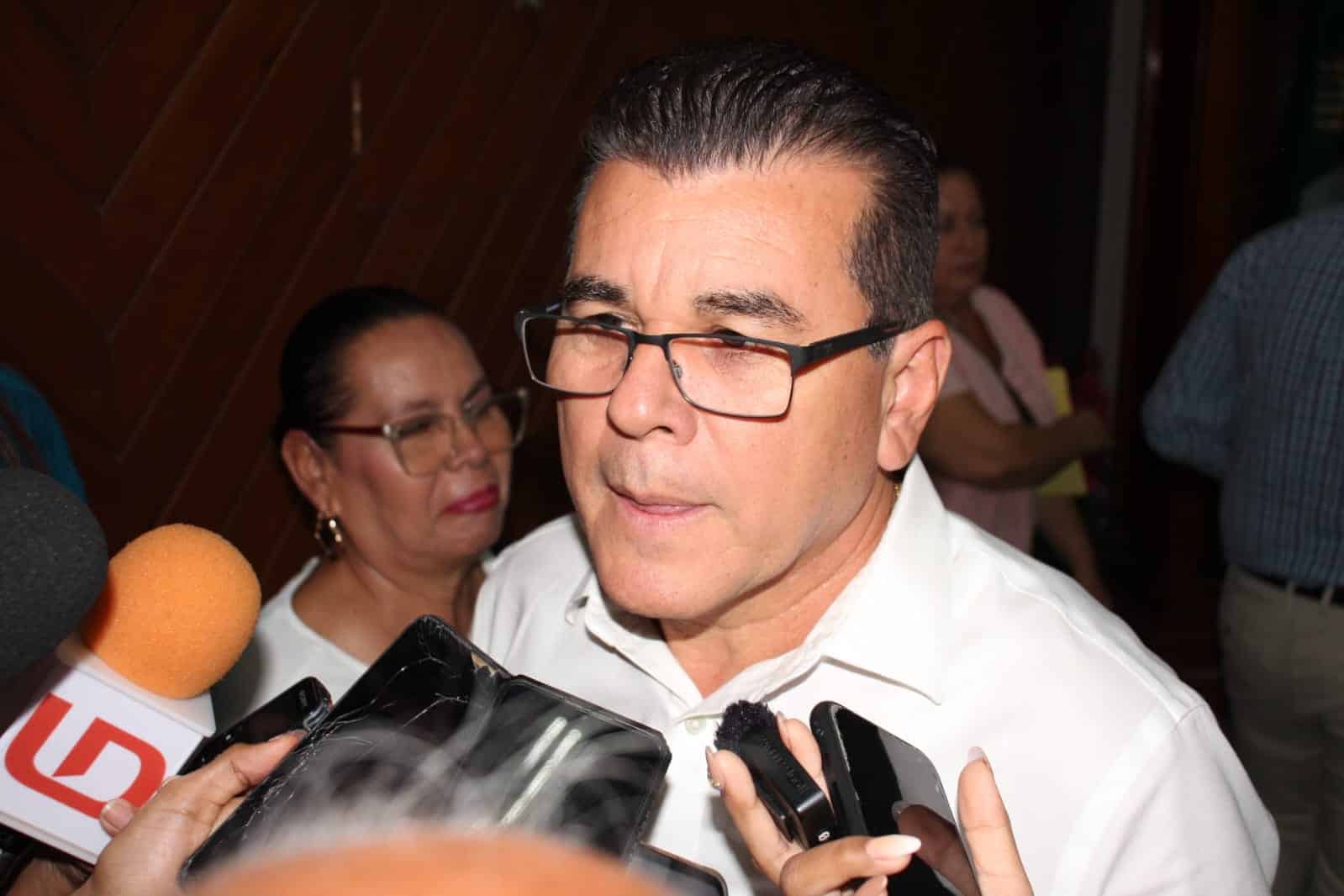 Alcalde Édgar González Zatarain