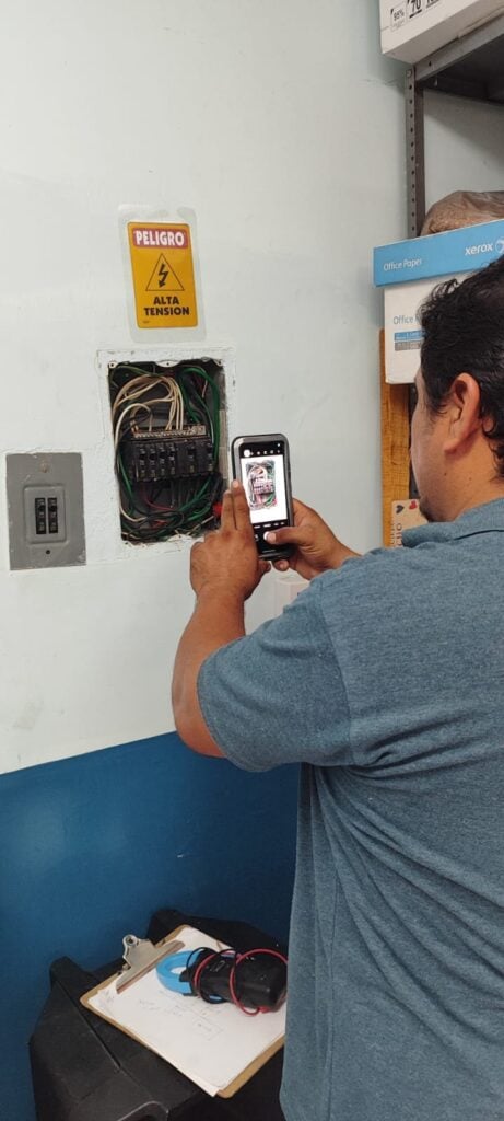 Sin electricidad en primaria de Culiacán