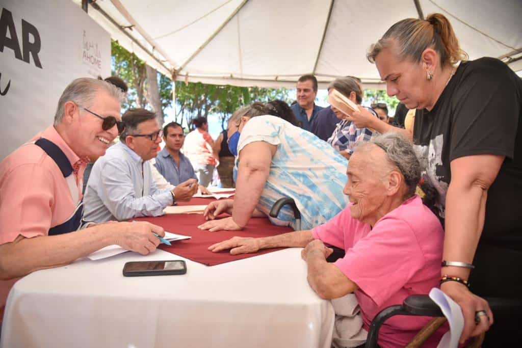 Las autoridades de Ahome acercaron los servicios a las familias que lo necesitan, sin la necesidad de trasladarse a Palacio Municipal.