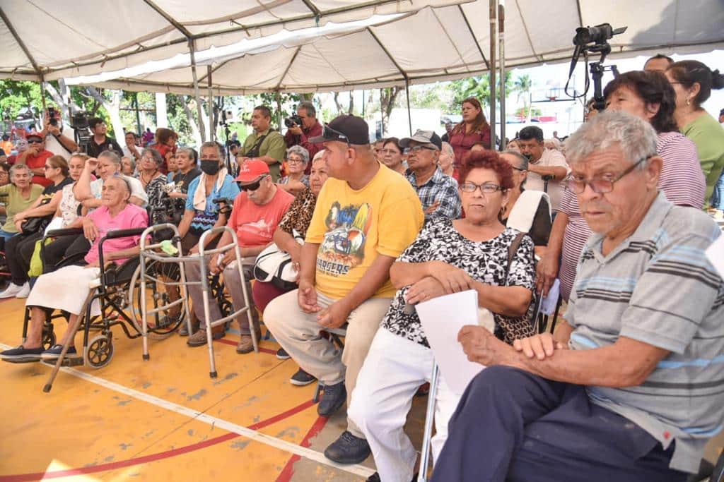 Las autoridades de Ahome acercaron los servicios a las familias que lo necesitan, sin la necesidad de trasladarse a Palacio Municipal.