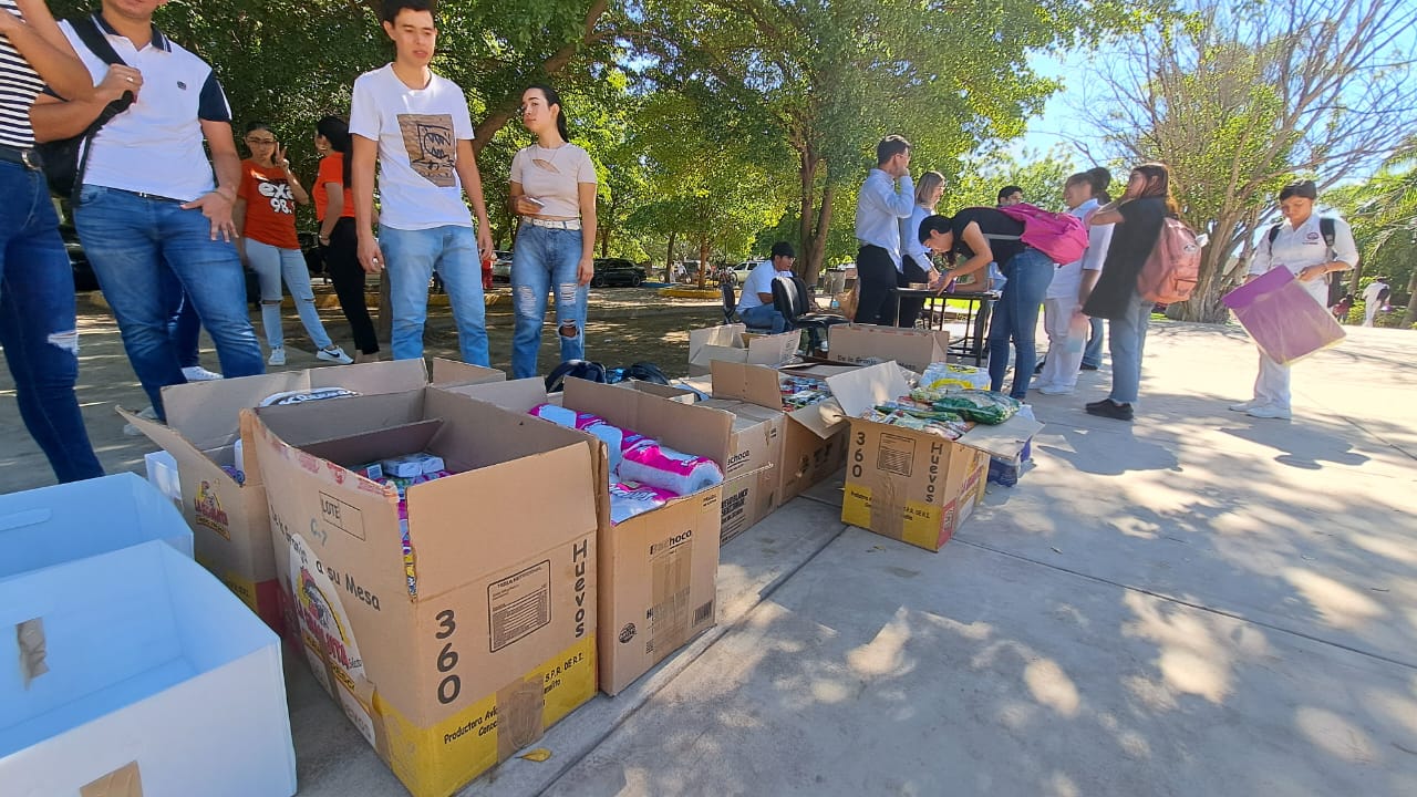 Colecta para damnificados por Otis en Acapulco