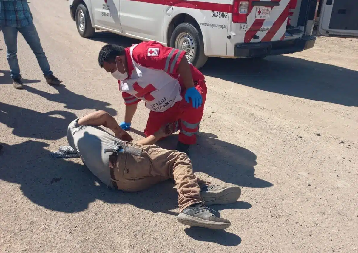 Francisco terminó tirado en la cinta asfáltica con severos golpes