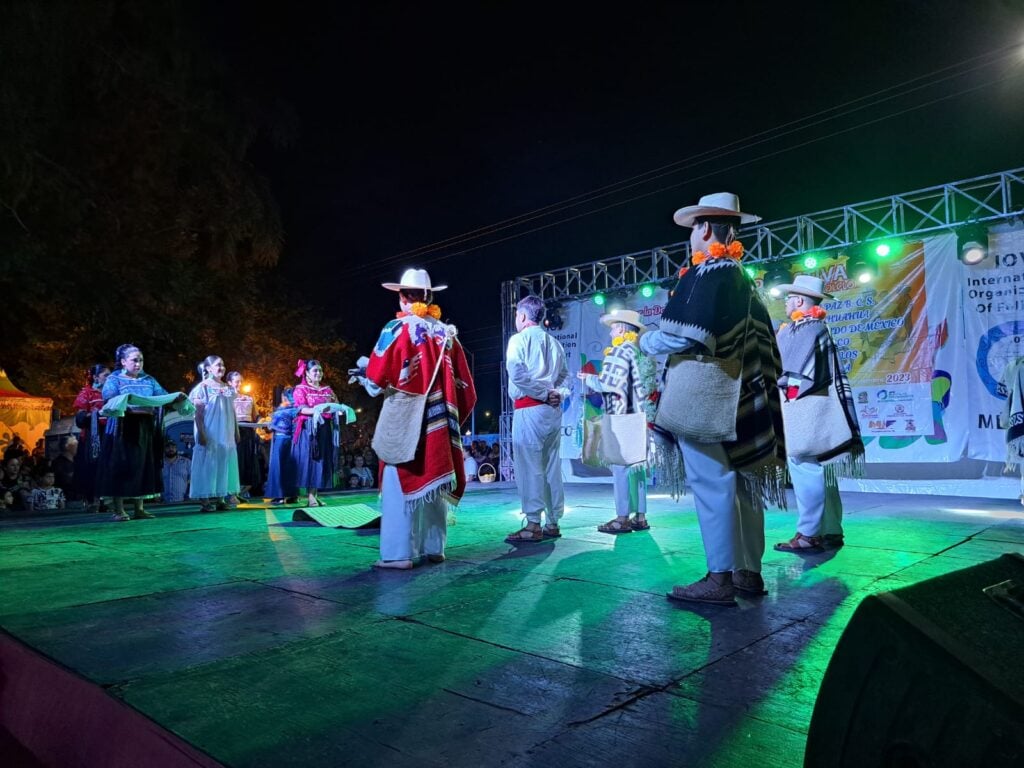 Festival Nacional de Folklor que dio inicio el jueves 9 de noviembre en el norte de Sinaloa