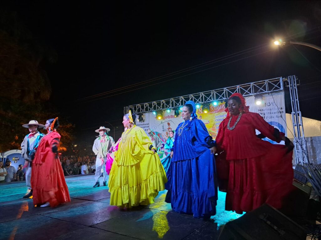 Festival Nacional de Folklor que dio inicio el jueves 9 de noviembre en el norte de Sinaloa
