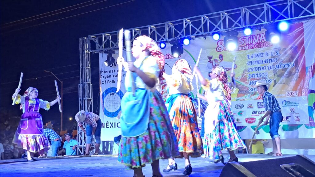 Festival Nacional de Folklor que dio inicio el jueves 9 de noviembre en el norte de Sinaloa