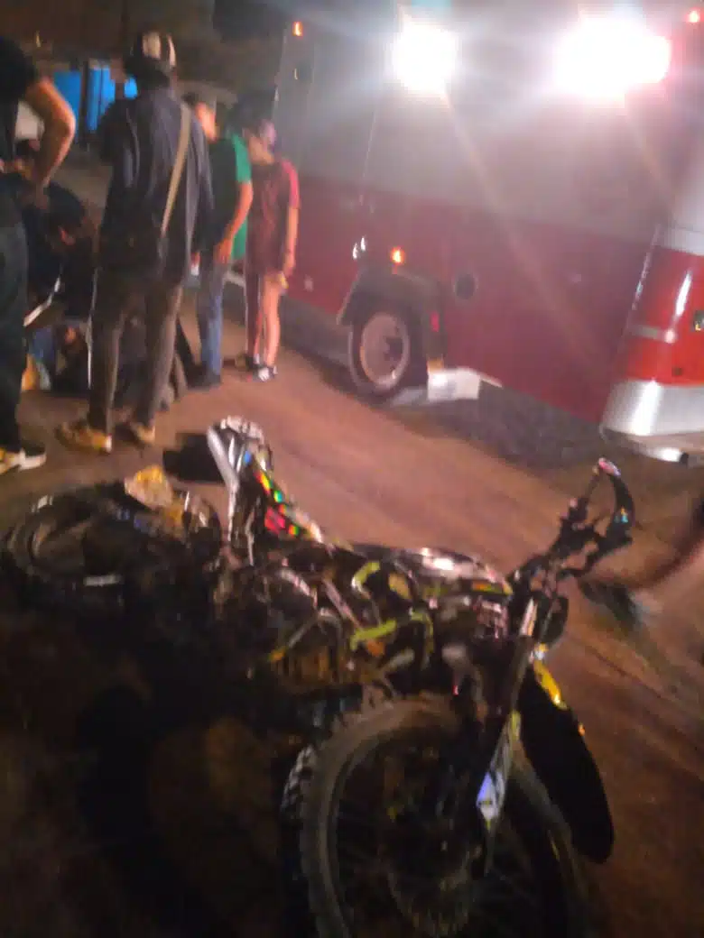 Atropellan a joven motociclista en el fraccionamiento Chulavista y termina lesionado