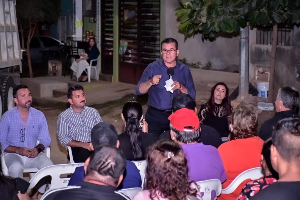Avanza gobierno de Edgar González en sacar del "olvido" a colonias de Mazatlán con la obra pública