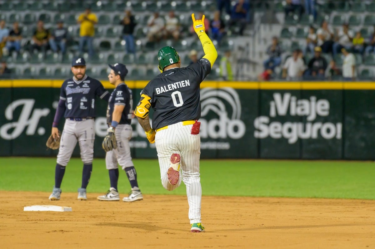 Wladimir Balentien pegó jonrón de tres carreras en la victoria de Cañeros