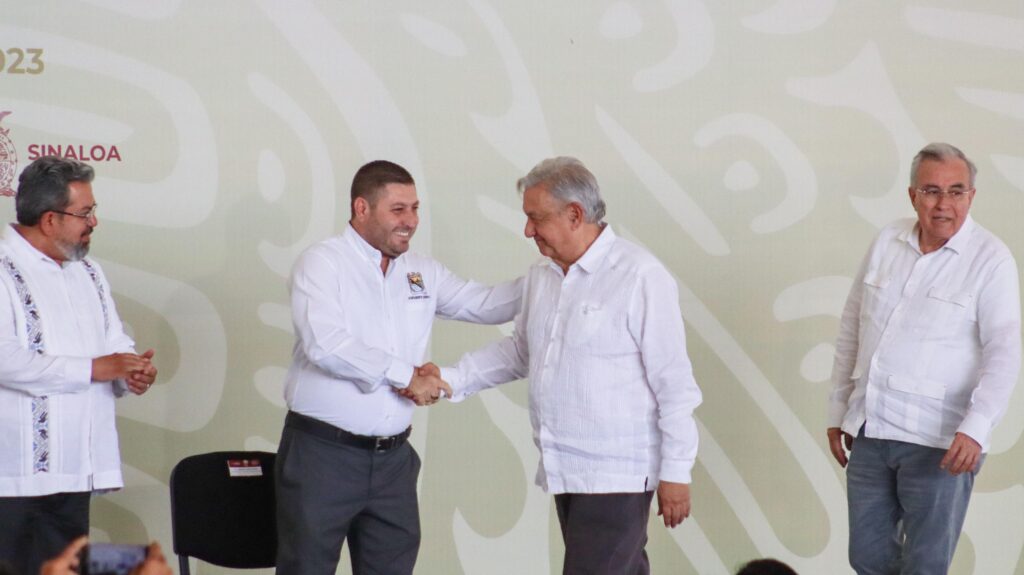 José Paz López Elenes, agradeció y celebró la visita del presidente Andrés Manuel López Obrador a la cabecera municipal