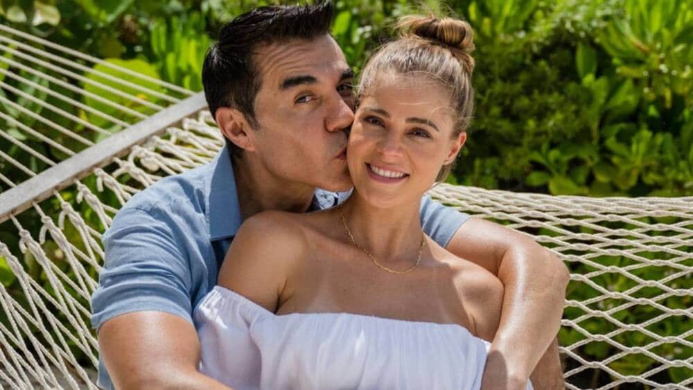 Adrián Uribe y su esposa Tuany Martins
