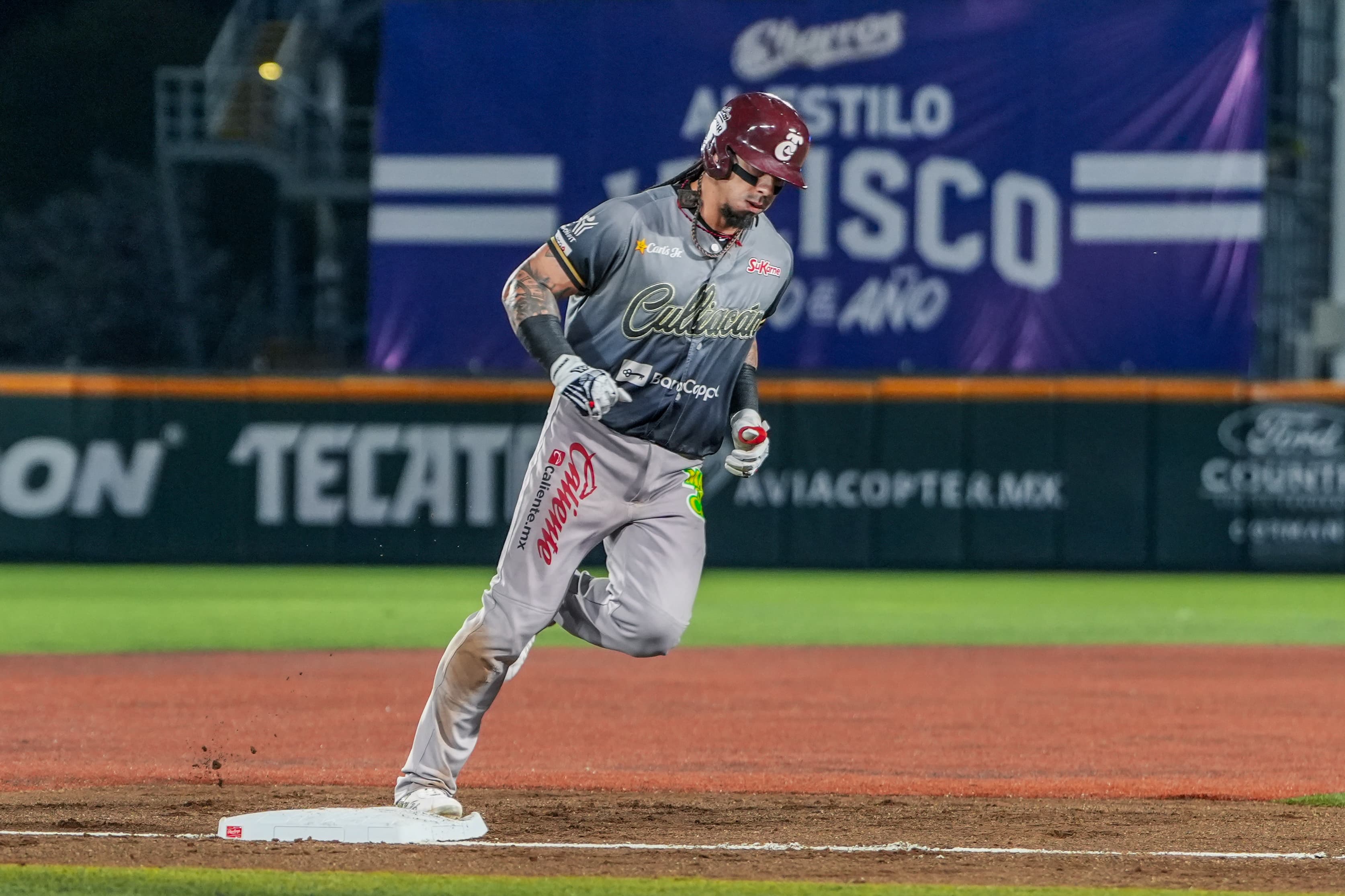 Tomateros castigó al relevo local en el sexto rollo para subir una carrera más a la pizarra