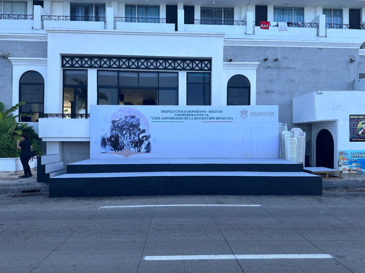 Preparativo desfiles del 20 de noviembre en Mazatlán