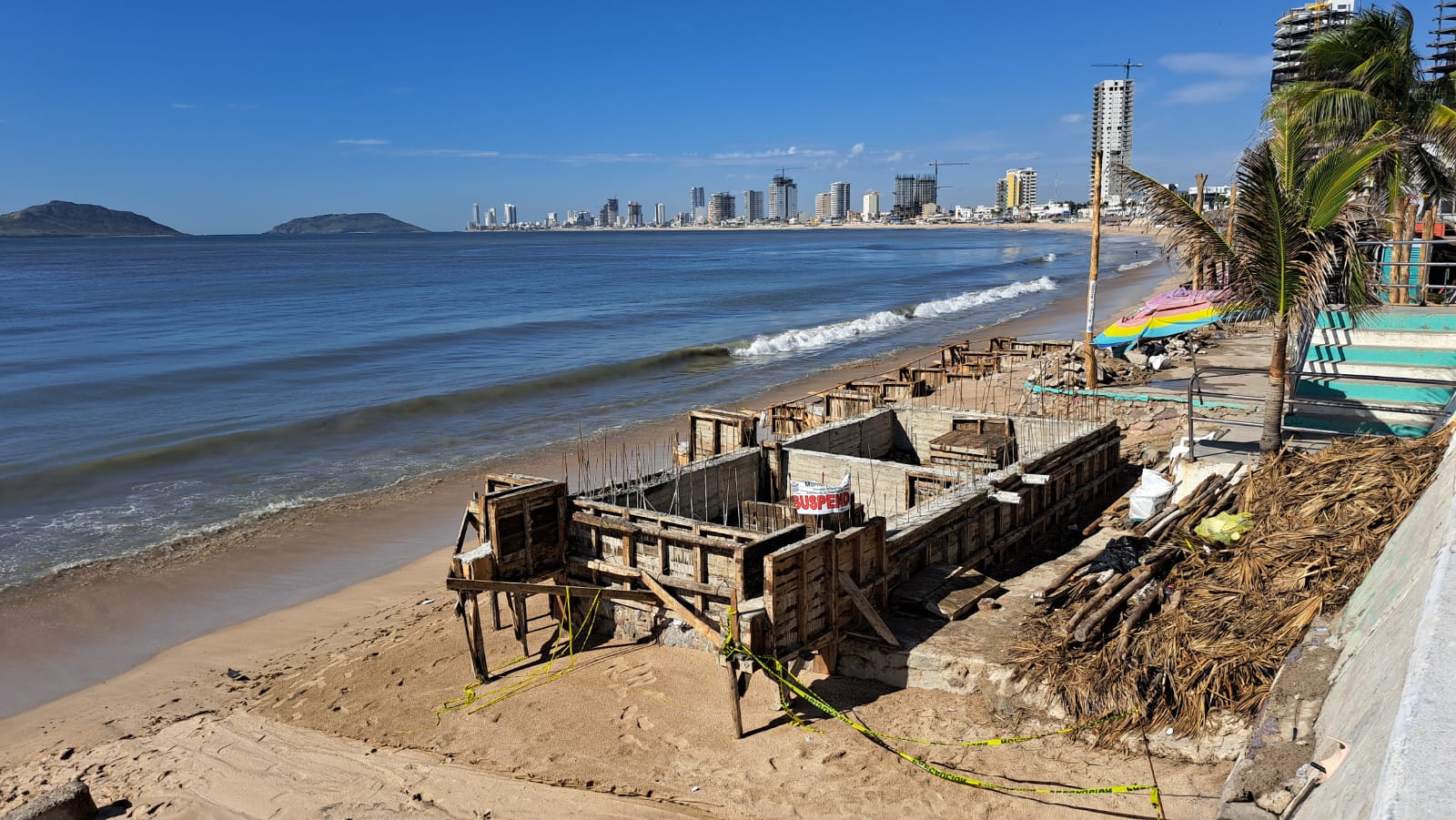 Suspensión de obra en playa de Mazatlán