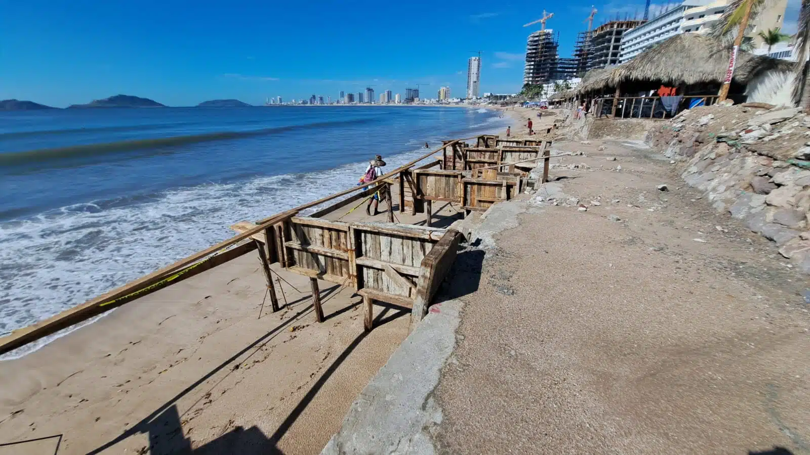 Suspensión de obra en playa de Mazatlán