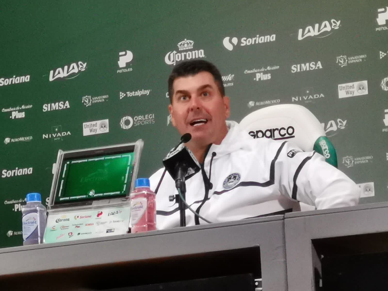 Ismael Rescalvo, DT del conjunto Mazatlán FC,