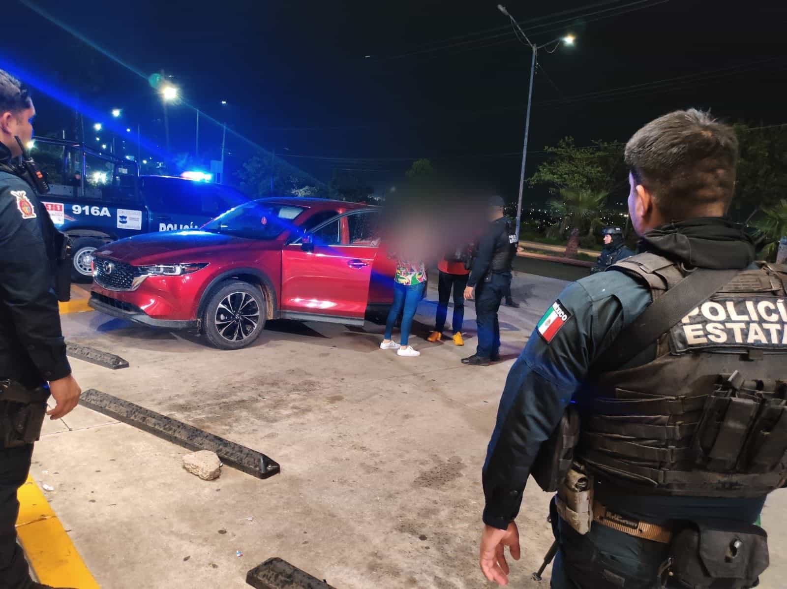 Camioneta recuperada por agentes de Policía Estatal