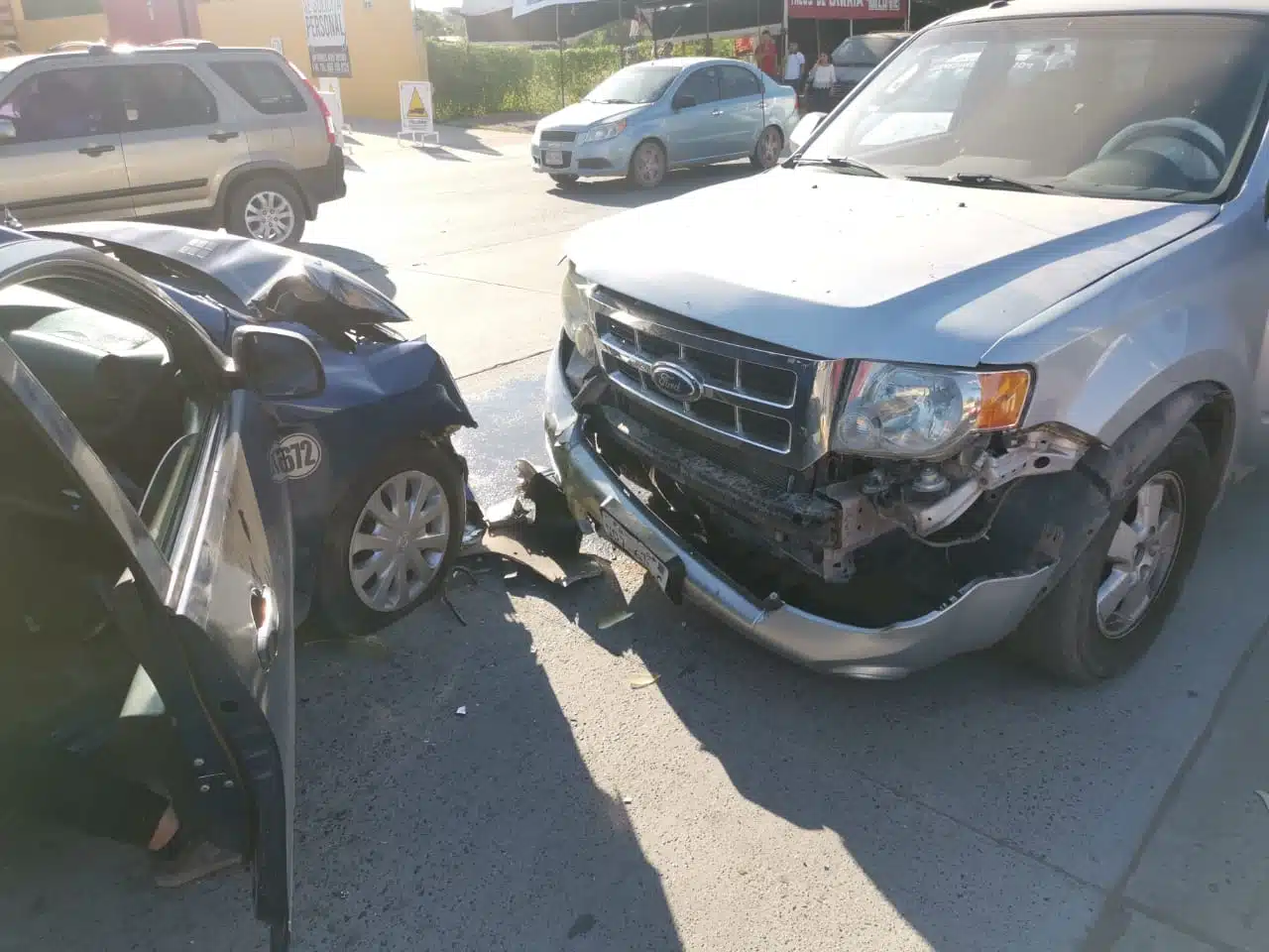 choque de camioneta contra auto