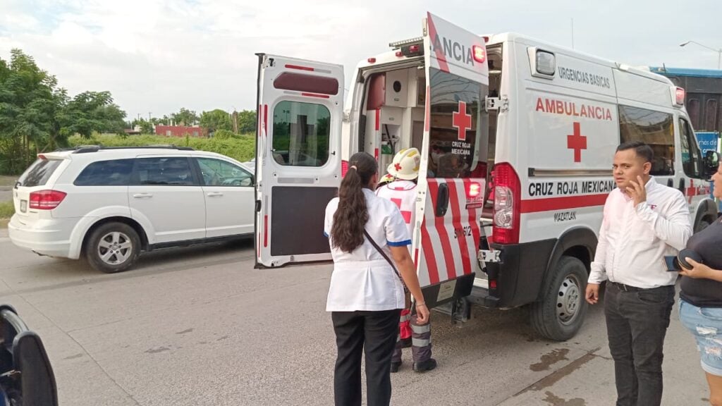 Cruz Roja en lugar del accidente