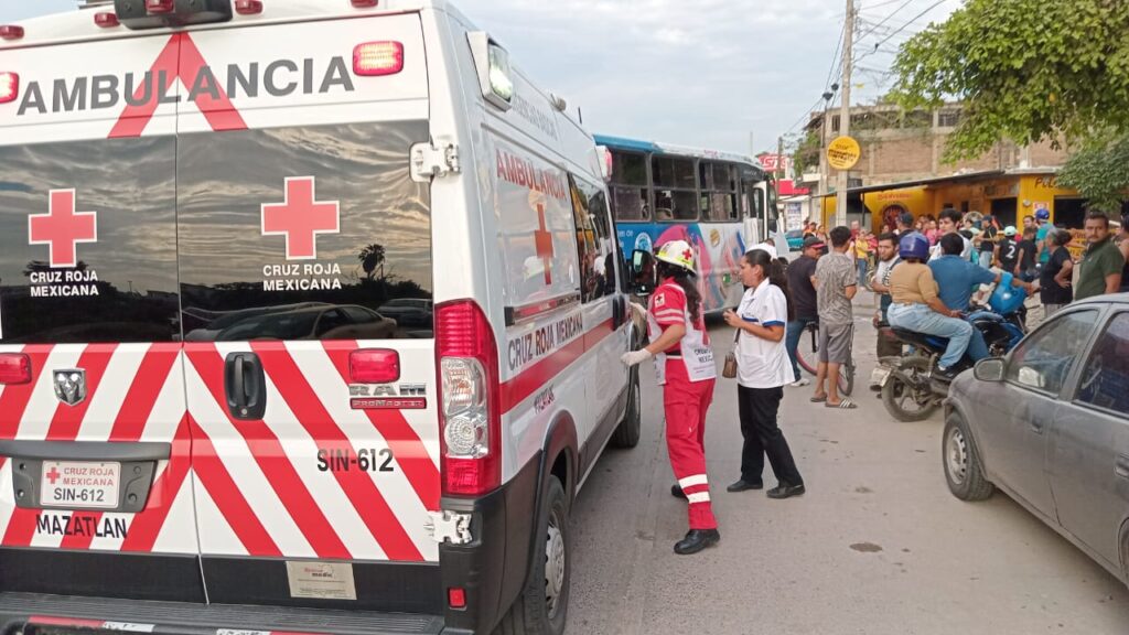 Cruz Roja en lugar del accidente