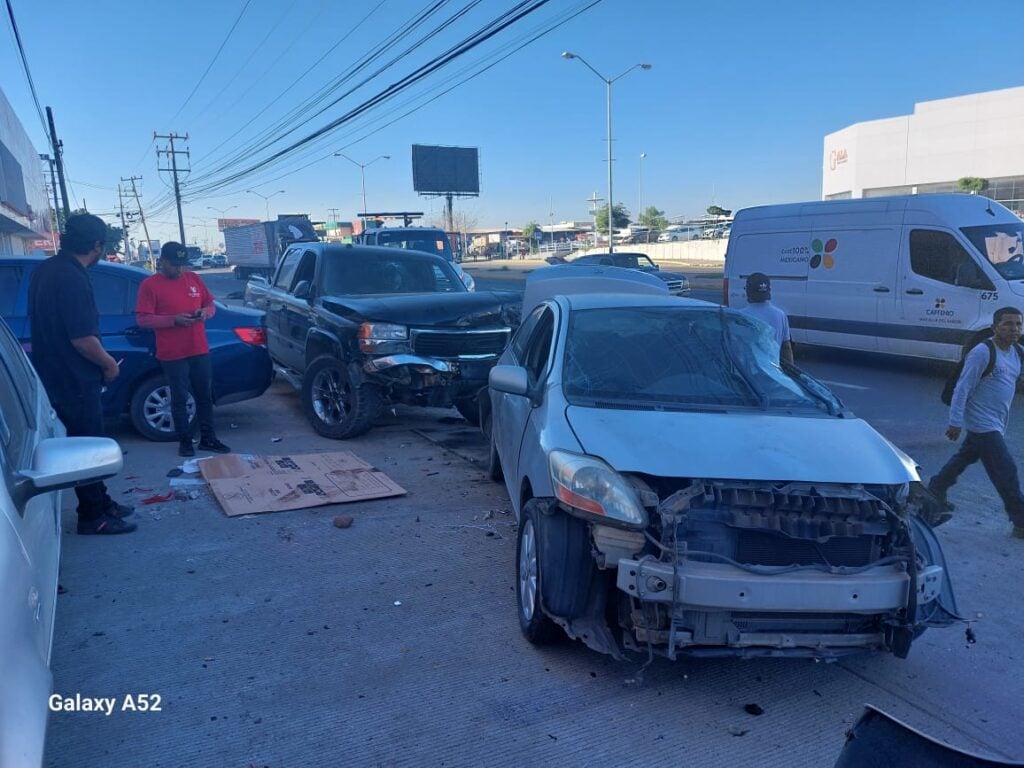 Daños en autos tras accidente