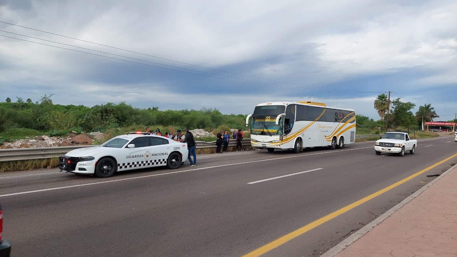 Camión detenido por accidente