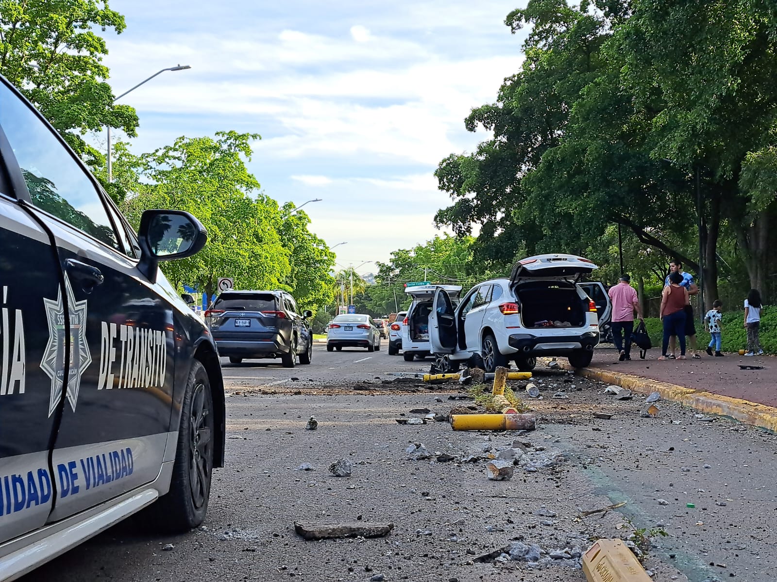 Familia sufre fuerte accidente en Culiacán.