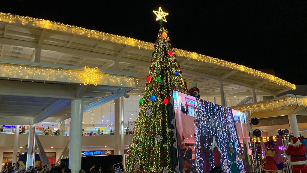 Árbol de navidad en Galerías Mazatlán