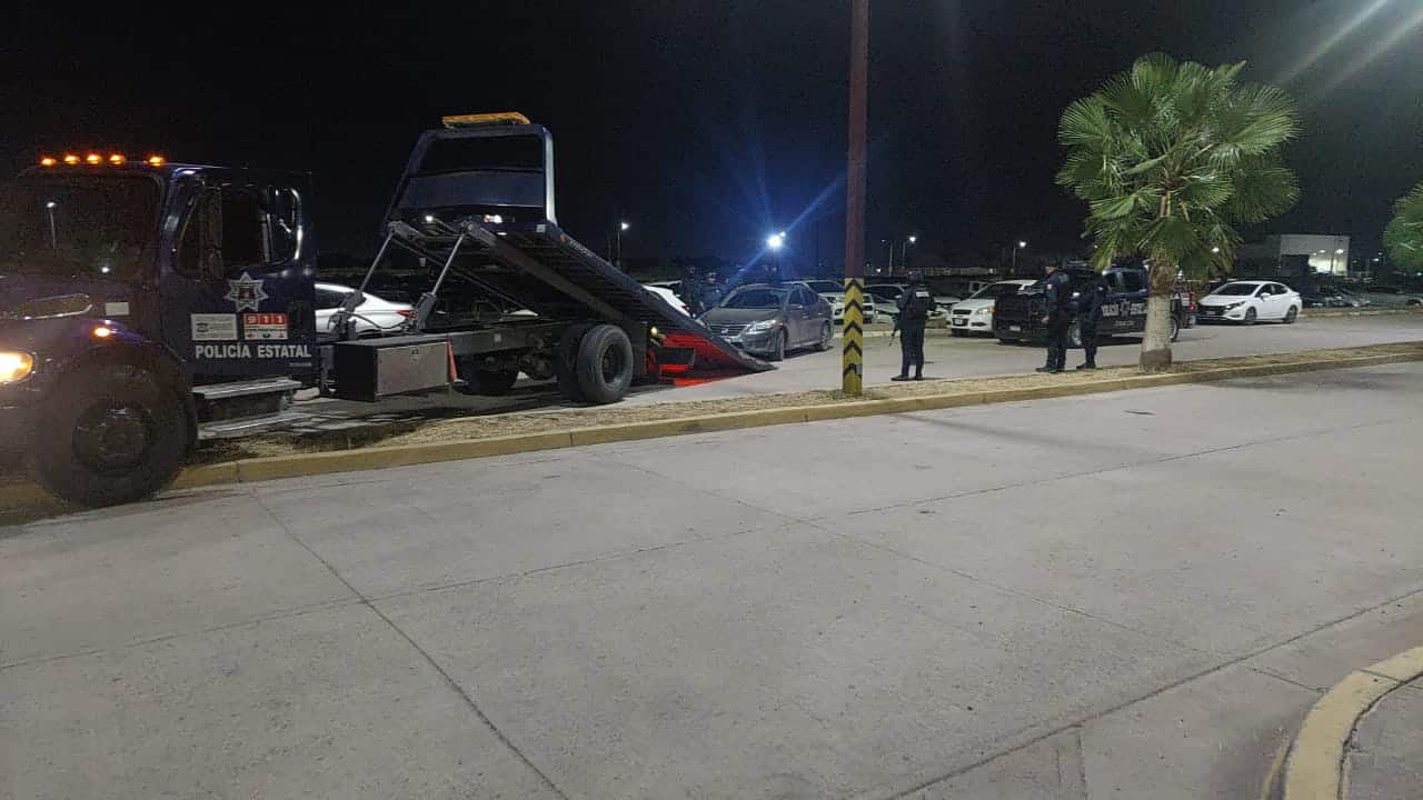Automóvil con reporte de robo que fue recuperado