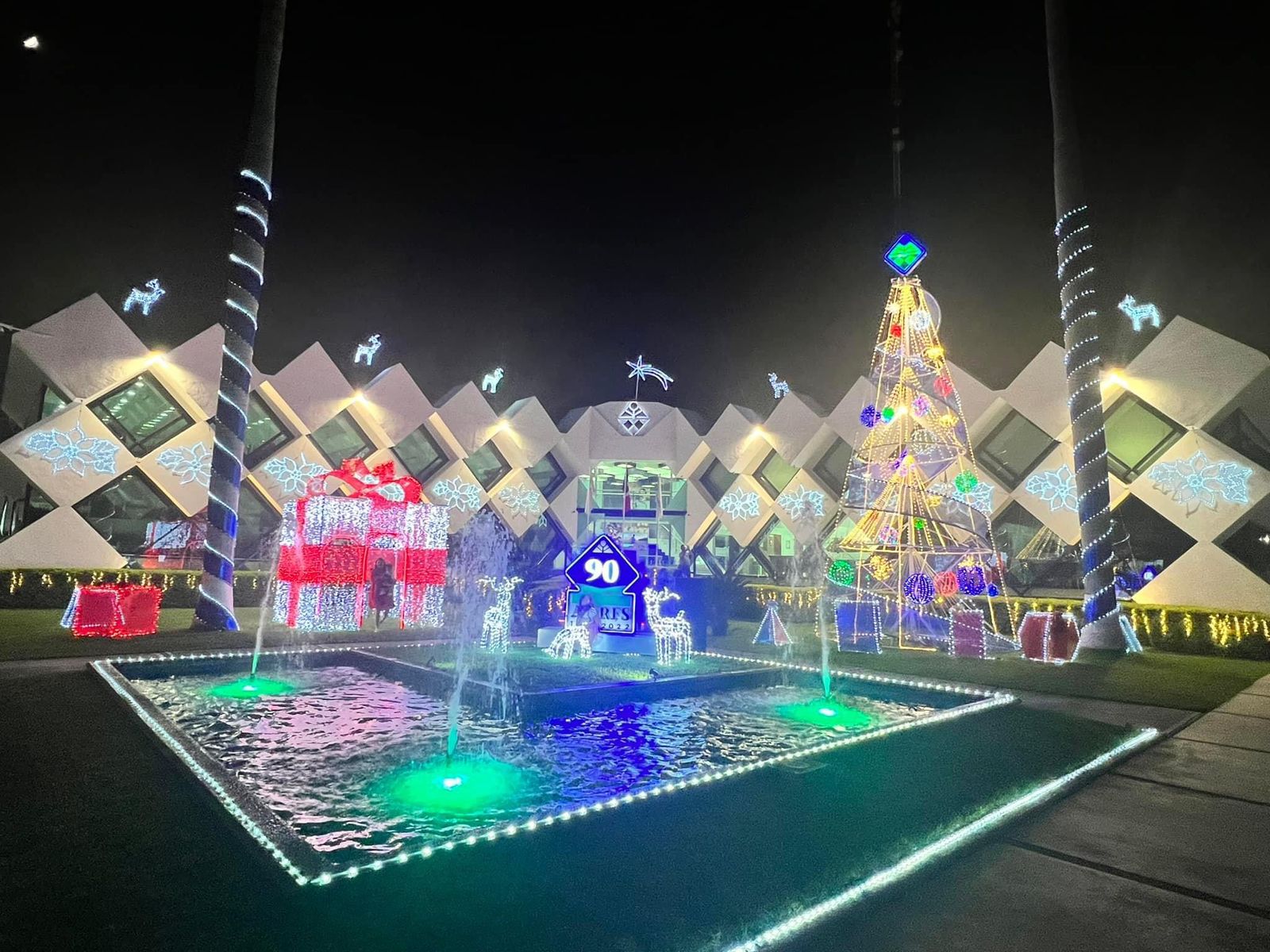 Arreglos navideños en la ciudad de Los Mochis