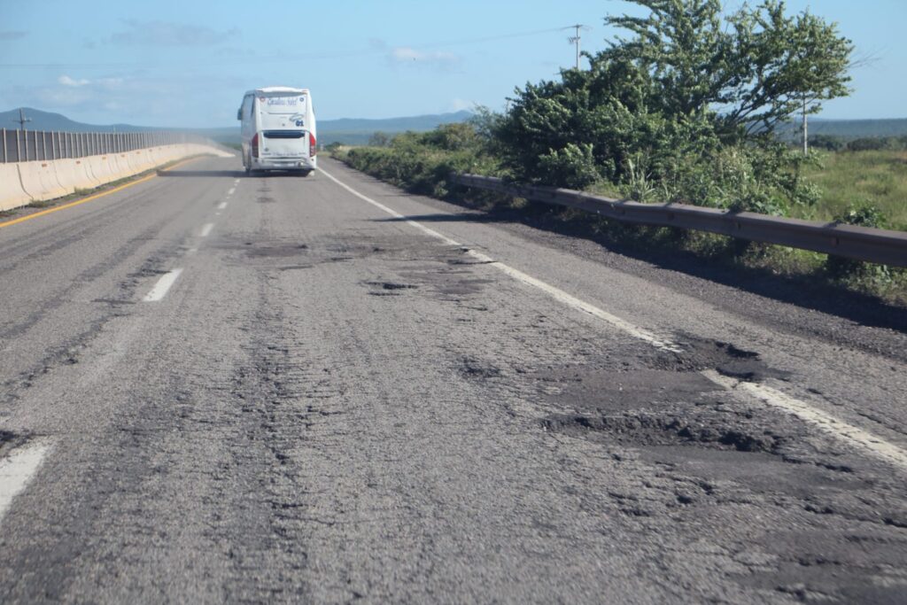 autopista Mazatlán-Durango quedó afectada por el paso del huracán "Norma".