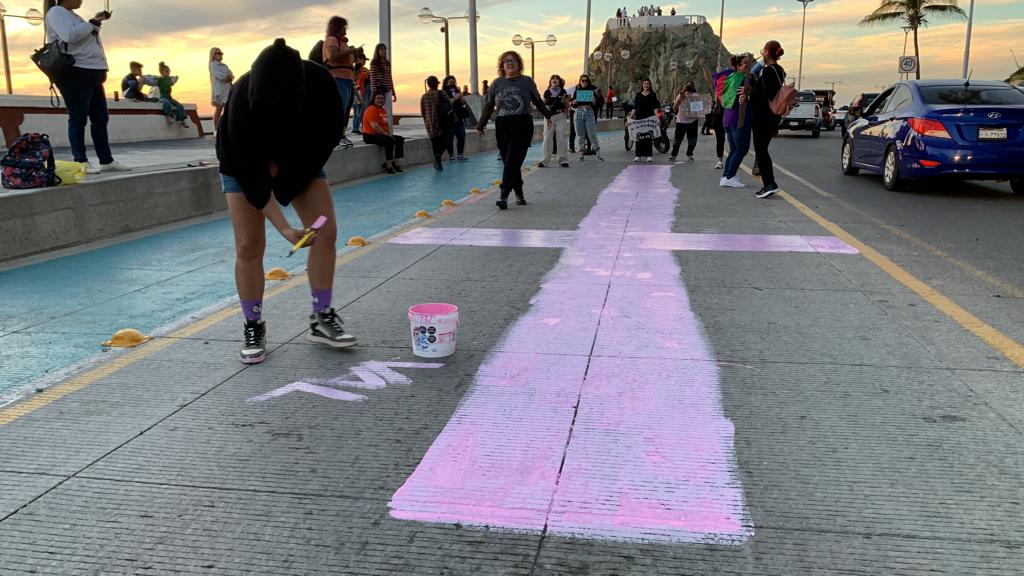 Manifestación pacífica por parte de mujeres y colectivos feministas en Mazatlán