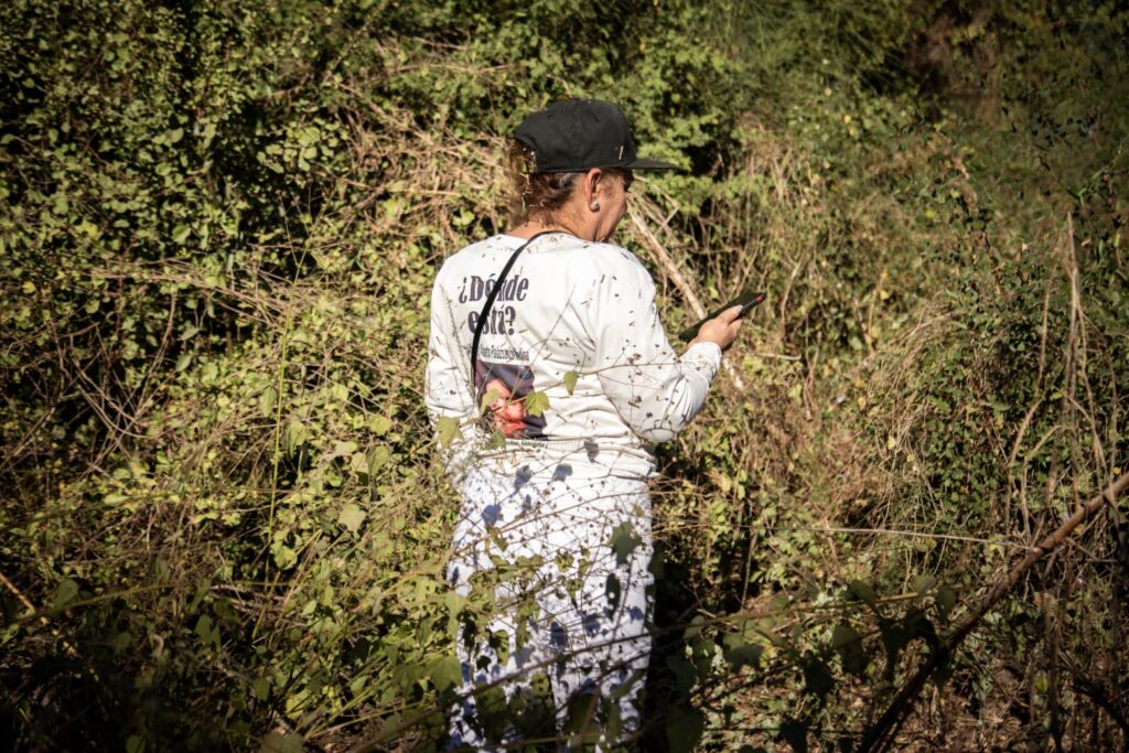 Mujer integrante de colectivo de búsqueda