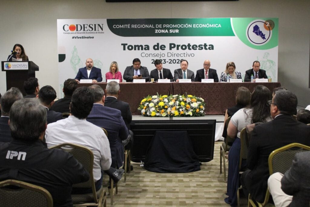 Toma de protesta de Tobías Lozano Solorza como nuevo presidente de Codesin zona sur