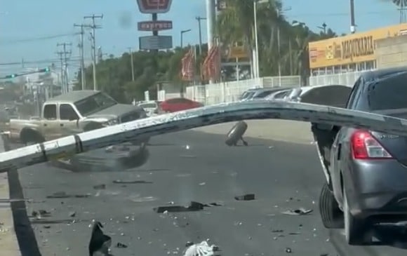 Choque de camioneta y automóvil