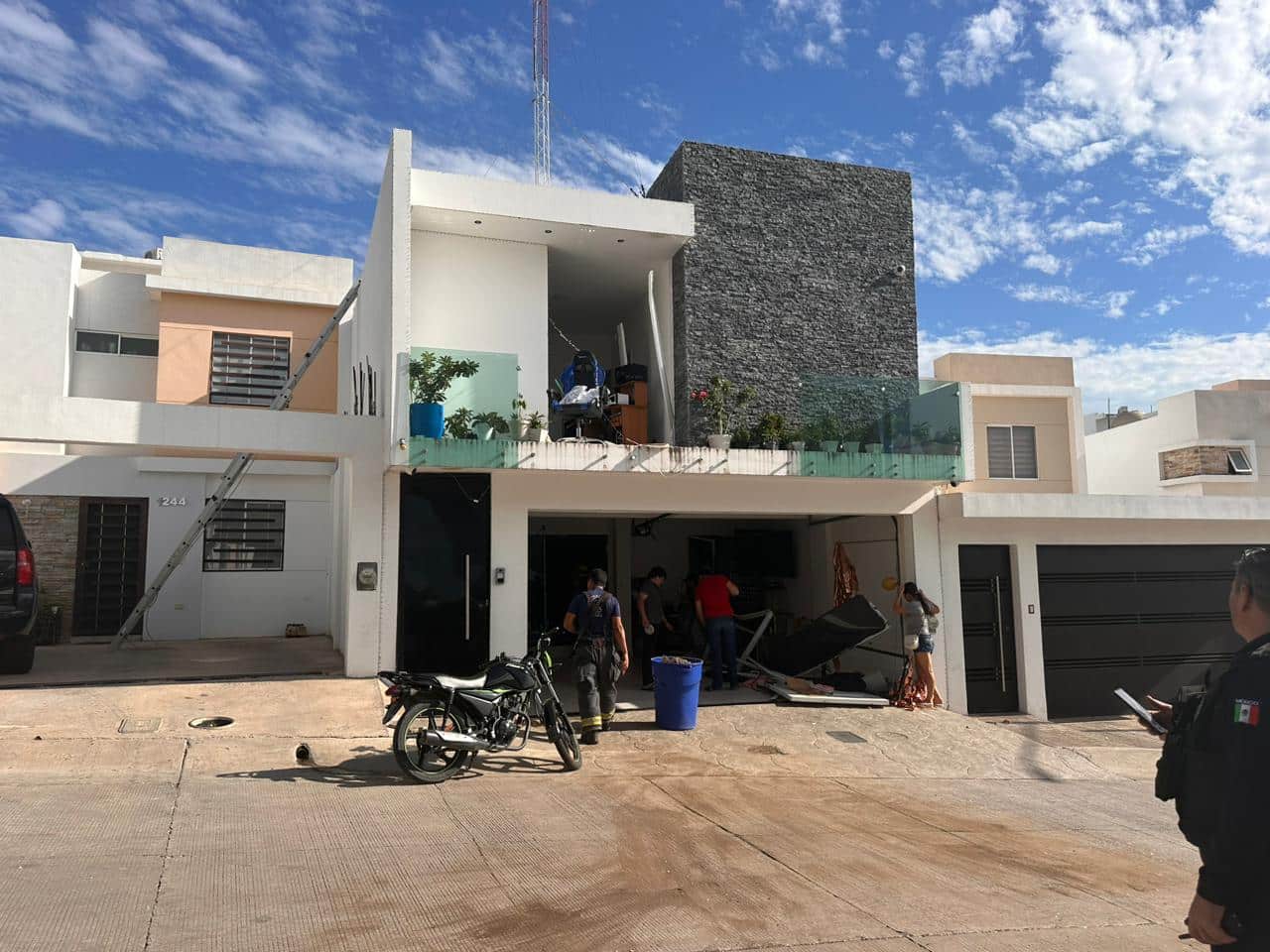 casa con daños ras explosión